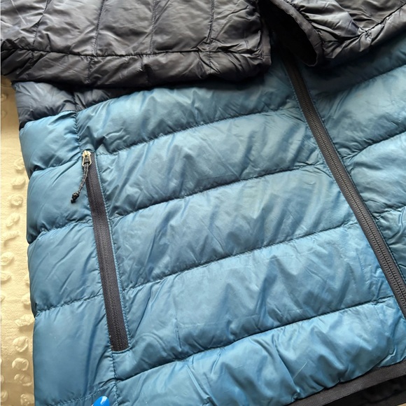 Eddie Bauer Navy and Teal Puffer Jacket • Size M - Picture 4 of 8